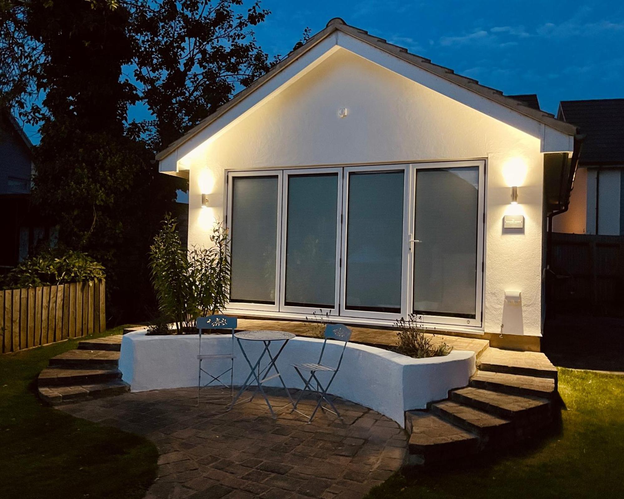 The Summer House - Free Onsite Parking CBG Exteriér fotografie